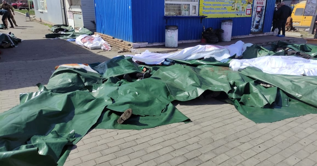 Россия ударила ракетами по ж/д вокзалу в Краматорске. Десятки погибших мирных