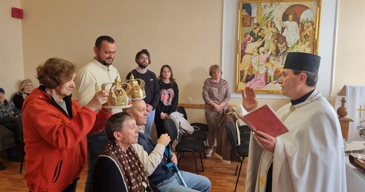 У Чорткові літня пара вимушених переселенців вирішила взяти Таїнство церковного шлюбу
