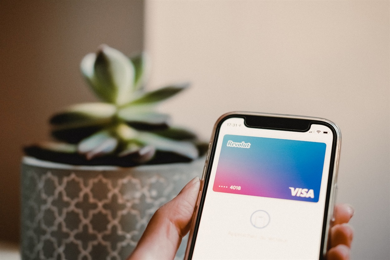 Revolut доступний для реєстрації українцям