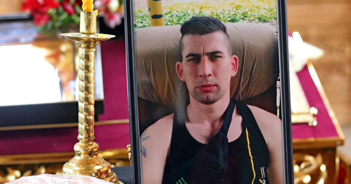 Нікополь простився із земляком Захаром Кордополовим, який загинув захищаючи Україну