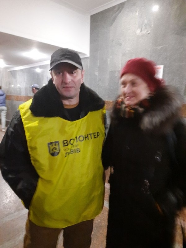 З волонтером паном Василем