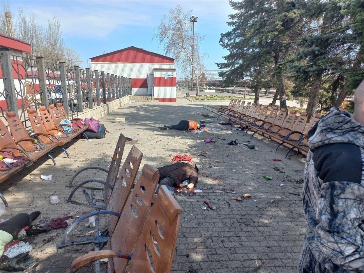Ракетний обстріл вокзалу в Краматорську