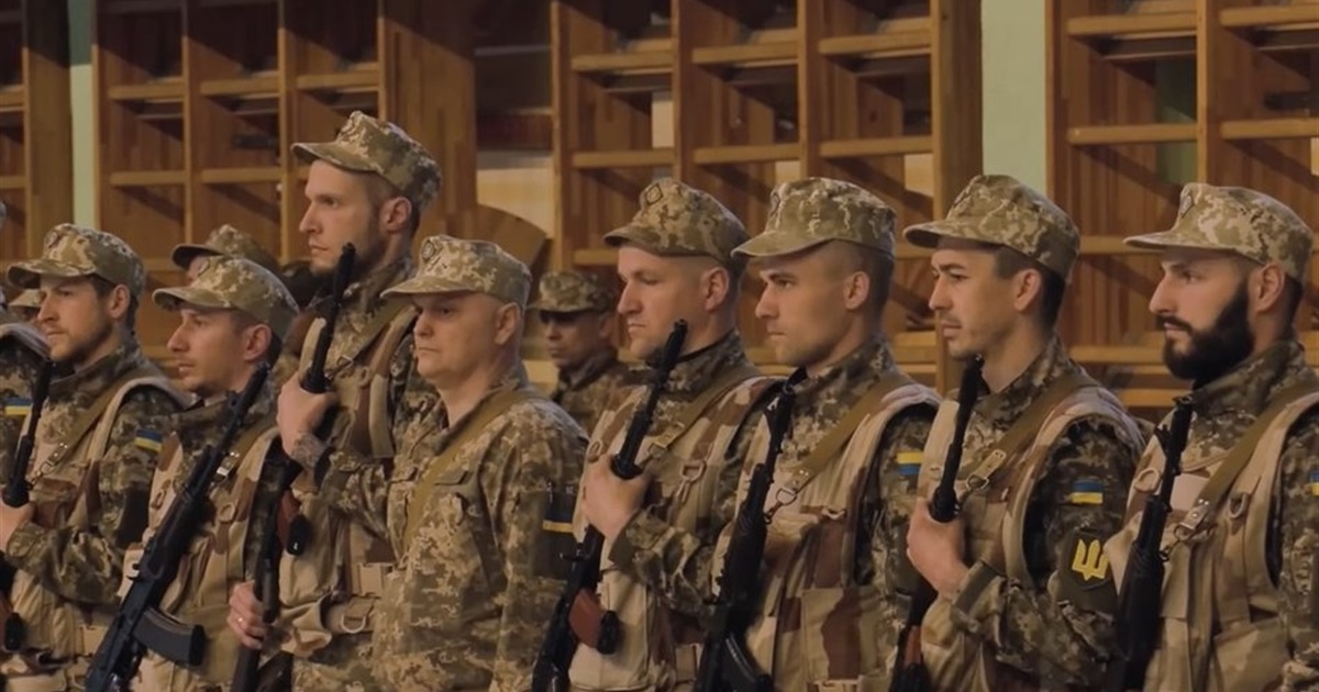 Футбольний клуб "Прикарпаття" майже в повному складі приєднався до ЗСУ