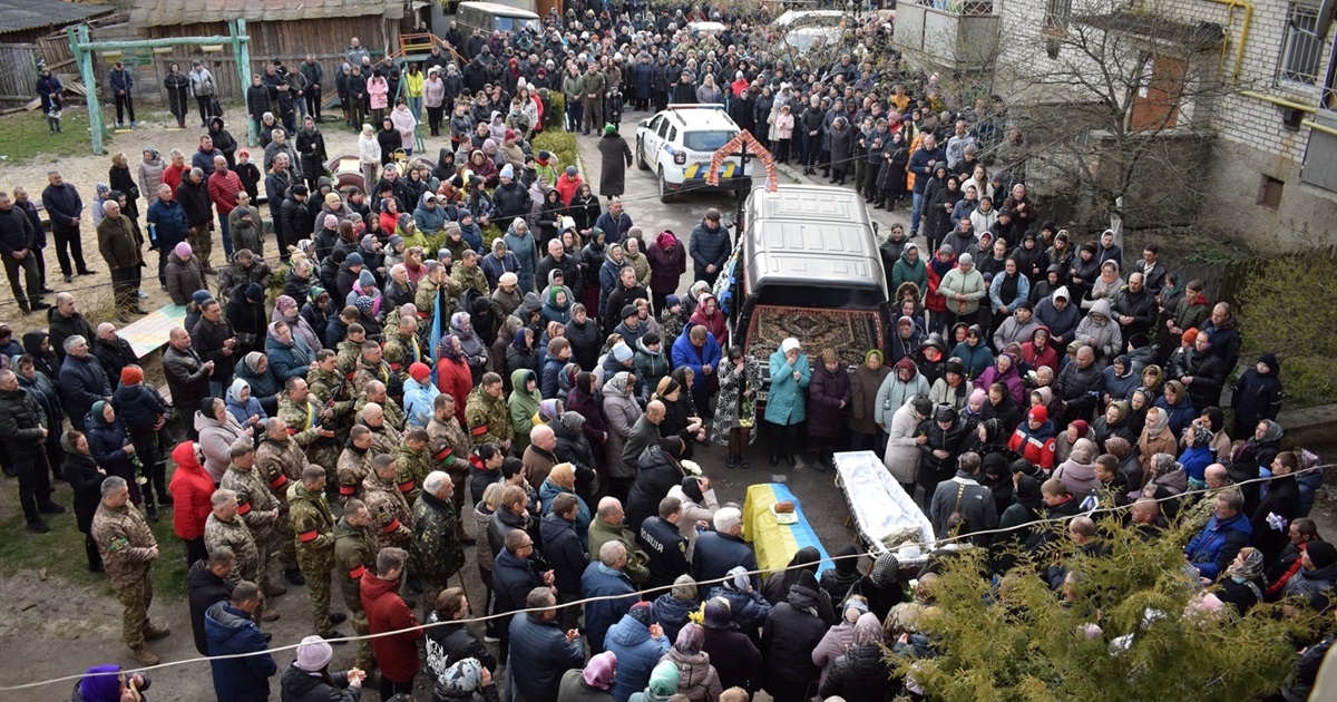 У Клесові попрощалися із солдатом, який загинув на війні