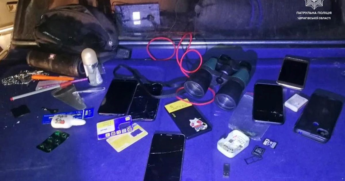 Водія без права керування, в автівці підозрілі речі - виявила поліція під час нічного патрулювання
