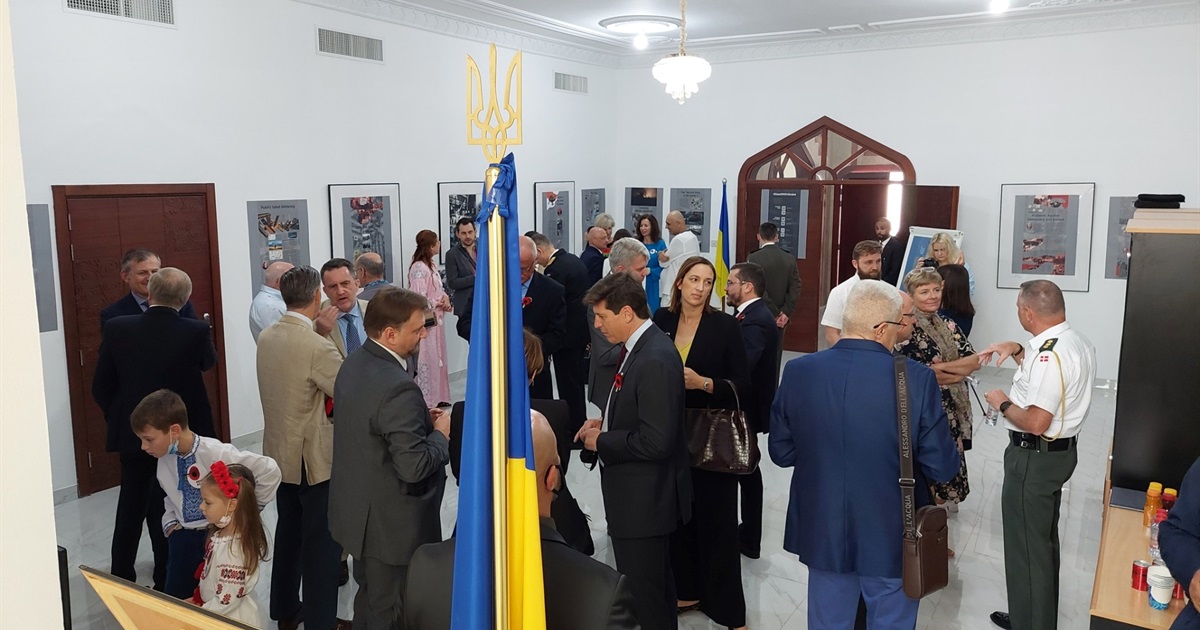 Виставка «Україна. Війна в Європі» відкрилася в Посольстві України в ОАЕ