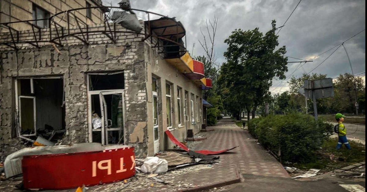 Ситуация в Луганской области ухудшается. Дорога жизни в огне, а школу-интернат в Горском обстреляли
