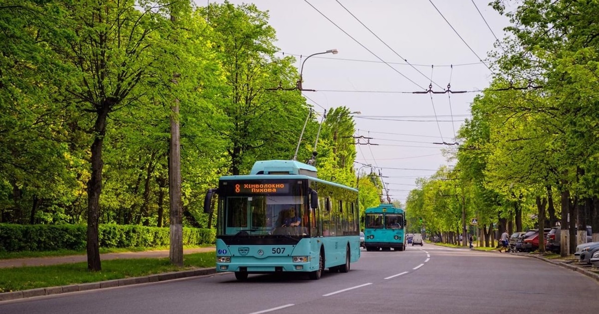 Транспорт готовий, а ось мережі ще ремонтують, також не вистачає водіїв - ЧТУ про початок перевезень