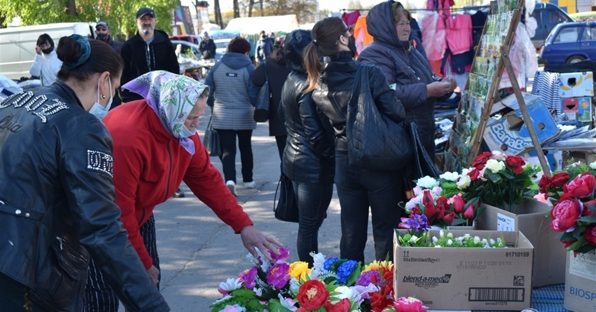 Переяславський недільний ринок знову виходить торгувати на Шкільну