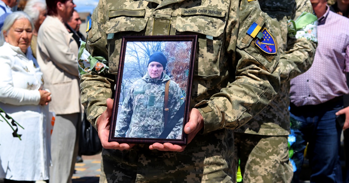 Нікополь простився із захисником України Олексієм Негусторовим