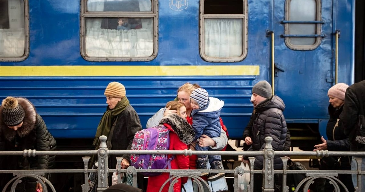 Выплаты переселенцам можно будет получить во время эвакуации поездом. Детали от "Укрзалізниці"