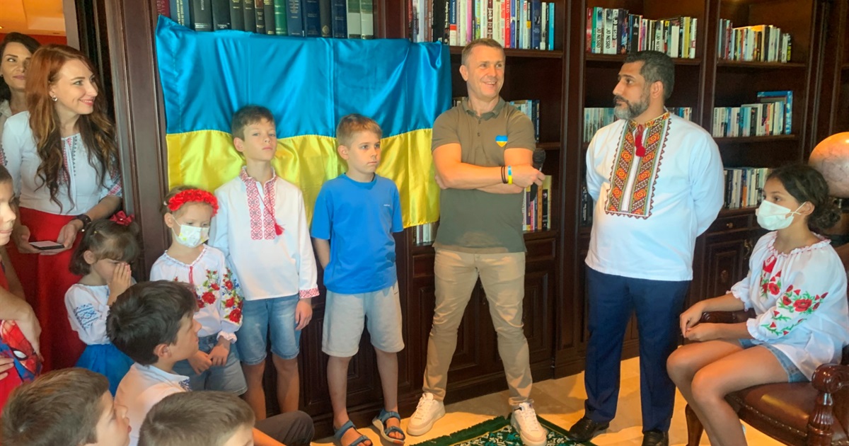 Сергій Ребров зустрівся з учнями українських шкіл Абу-Дабі та Дубаю