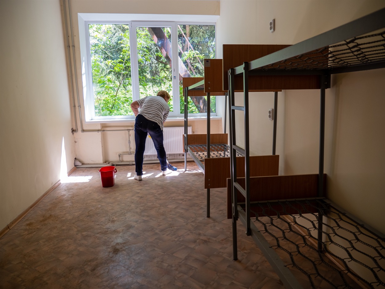 Дніпро, прихисток, луганці