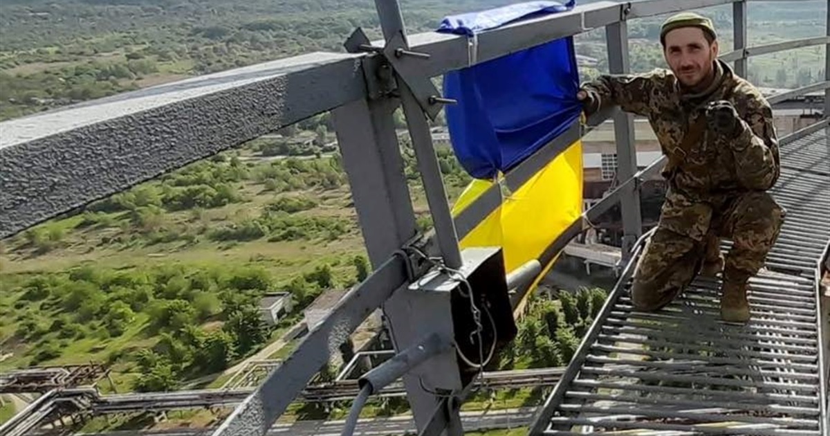 Вражеские ДРГ на дороге к Лисичанску и жертвы в Кременной. Что происходит в Луганской области?