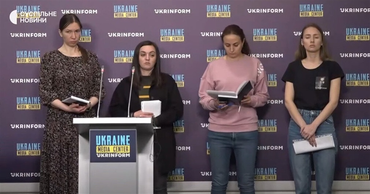 Вихід героїв з "Азовсталі" — не кінець. Дружини захисників закликають продовжувати боротися