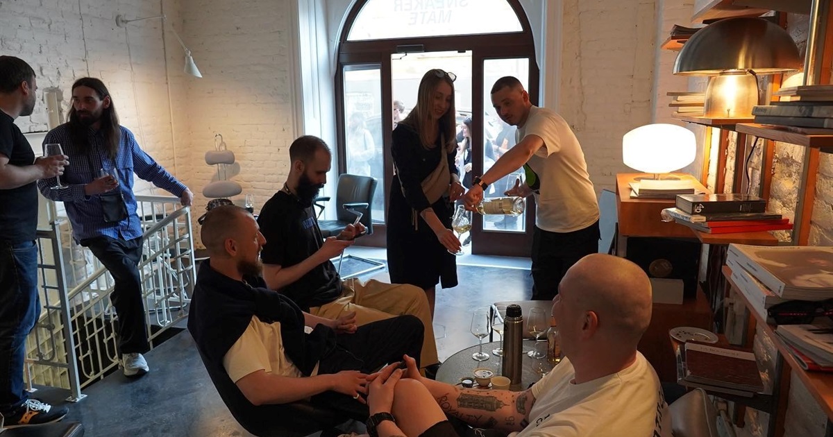 У наш простір Sneaker Mate влучила російська ракета. Ми не здаємося — і відкрили новий у Львові