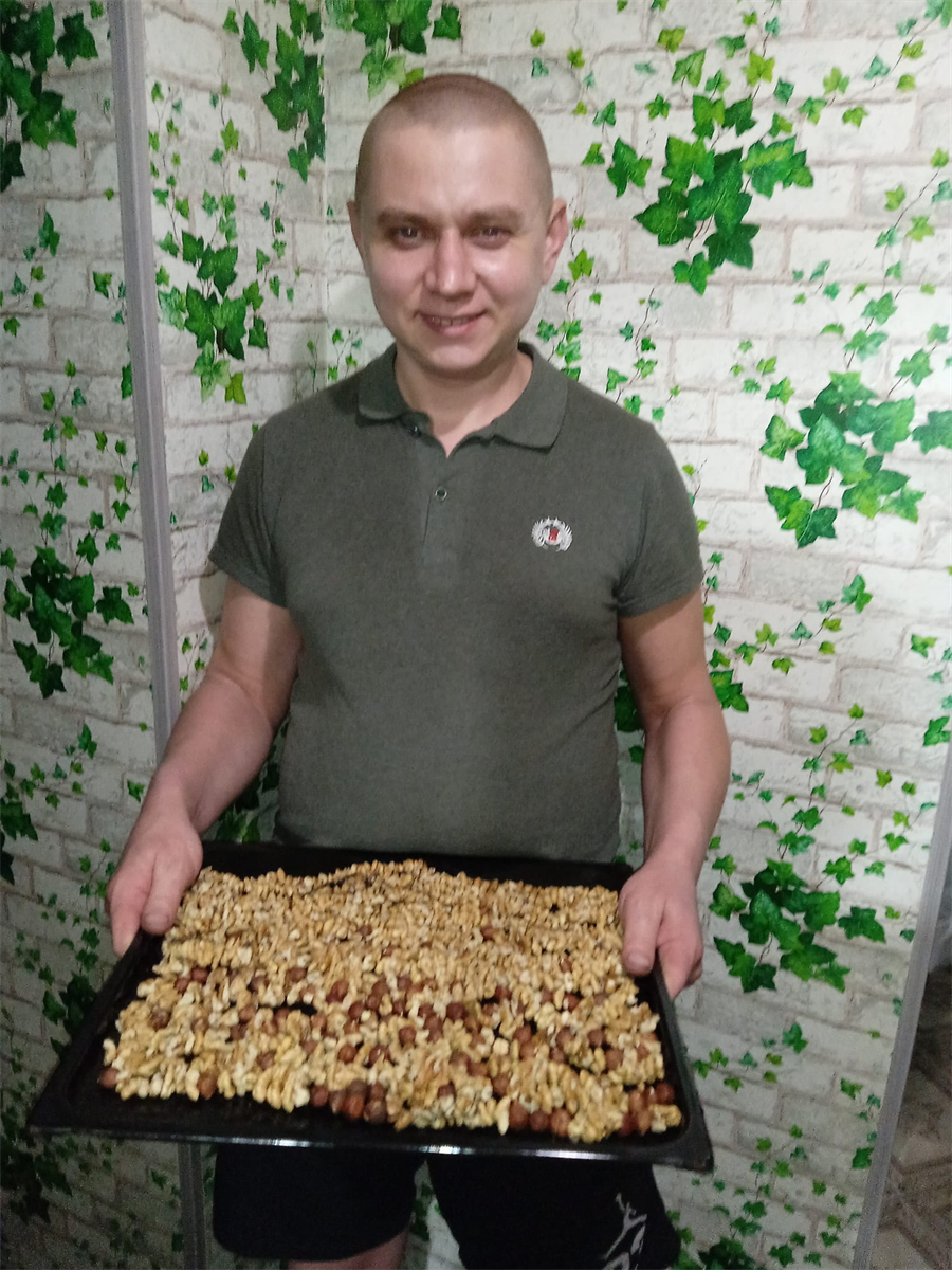 Муж Анны Дмитрий