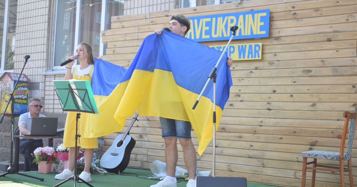 Благодійний концерт: у Старокостянтинові зібрали понад 8000 гривень для потреб ЗСУ