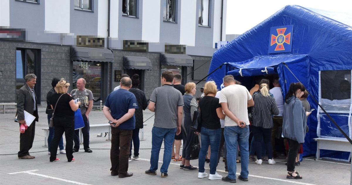 Тільки за один день сто чортків’ян звернулося до штабу з ліквідації наслідків ракетних обстрілів