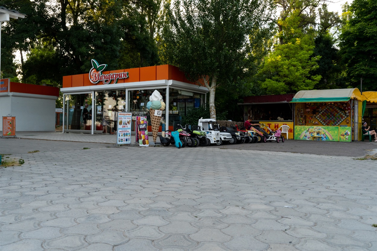 У попередні роки тут яблуку було ніде впасти 