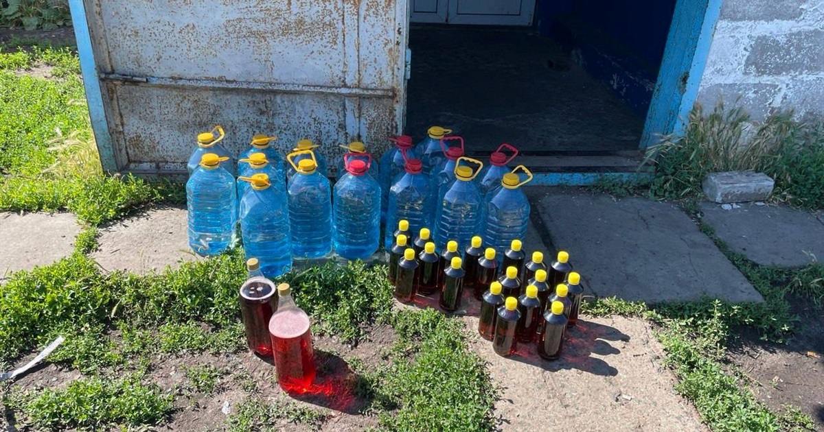 У Волноваському районі поліцейські ловлять торгівців алкоголем та проводять з ними бесіди