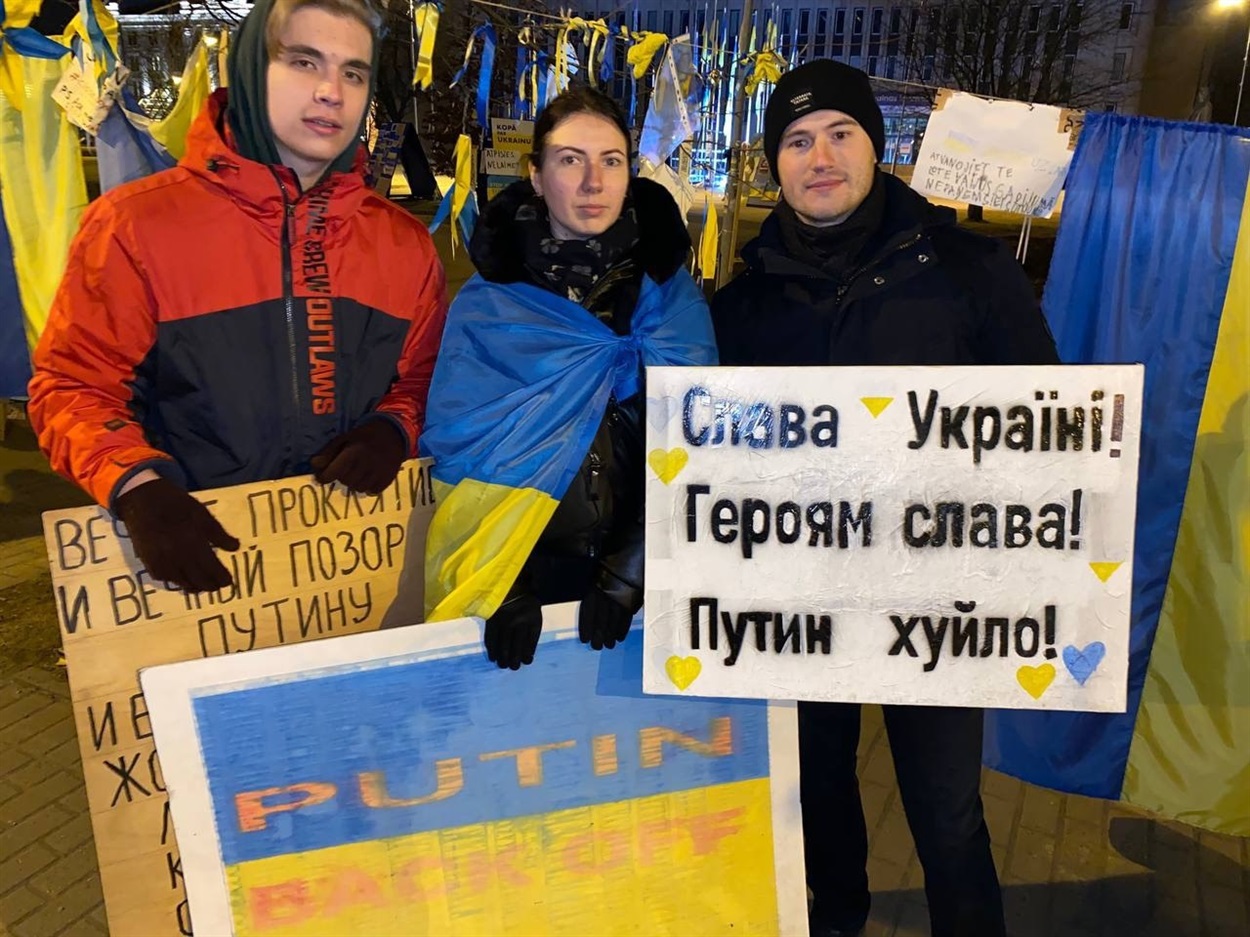мітинг на підтримку україни рига