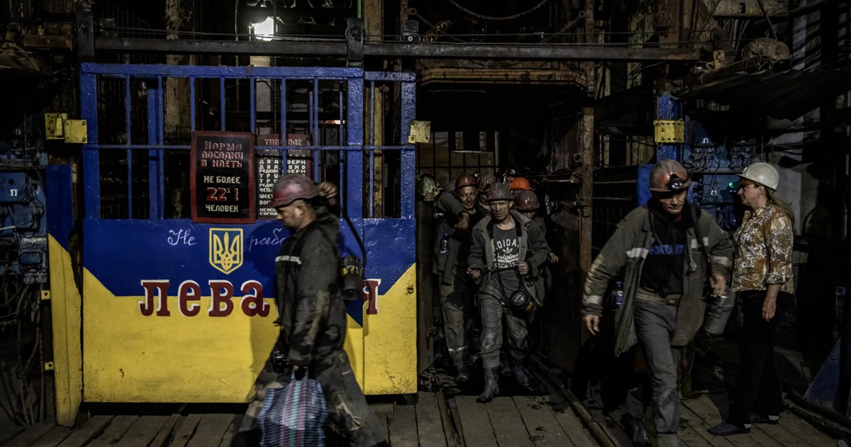 Якщо не буде вугілля, місто помре — і ми теж. Як зараз працюють шахтарі на Донеччині