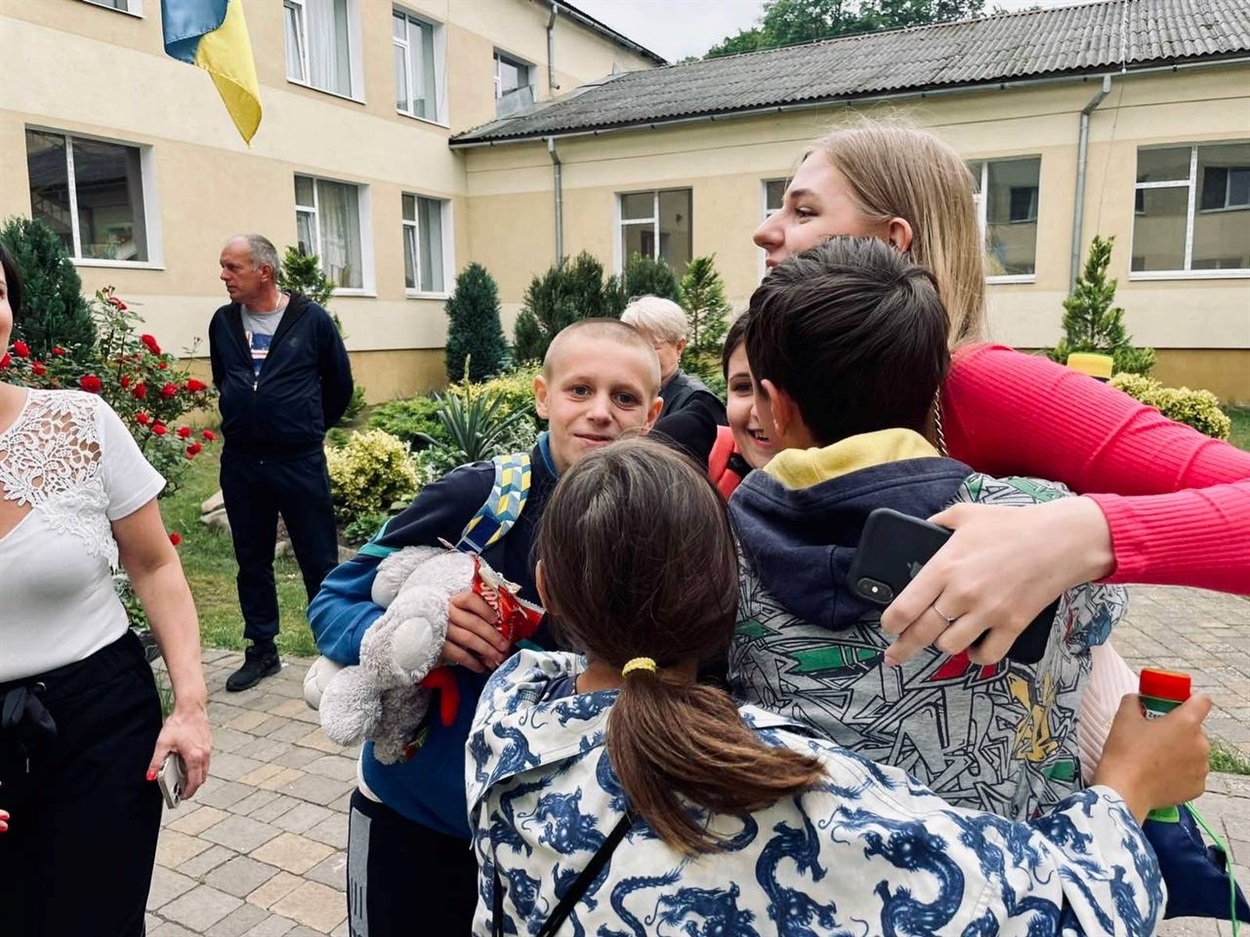гуманитарная помощь детям