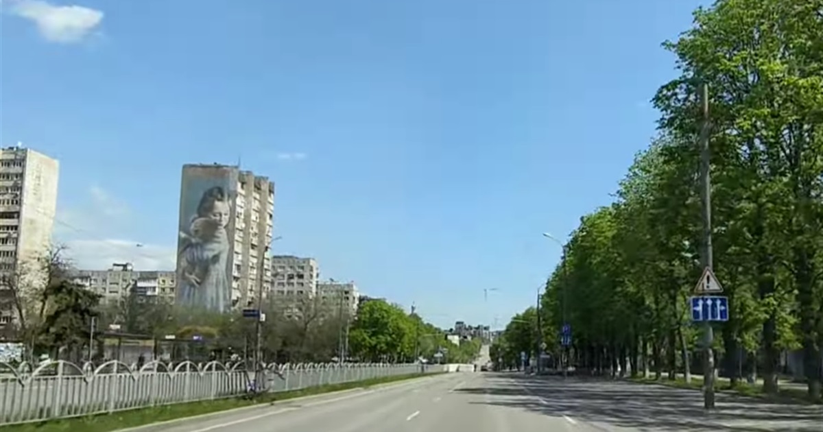Анна с мужем выехала из Мариуполя в Грузию через Россию. Свой путь она показала на YouTube-канале