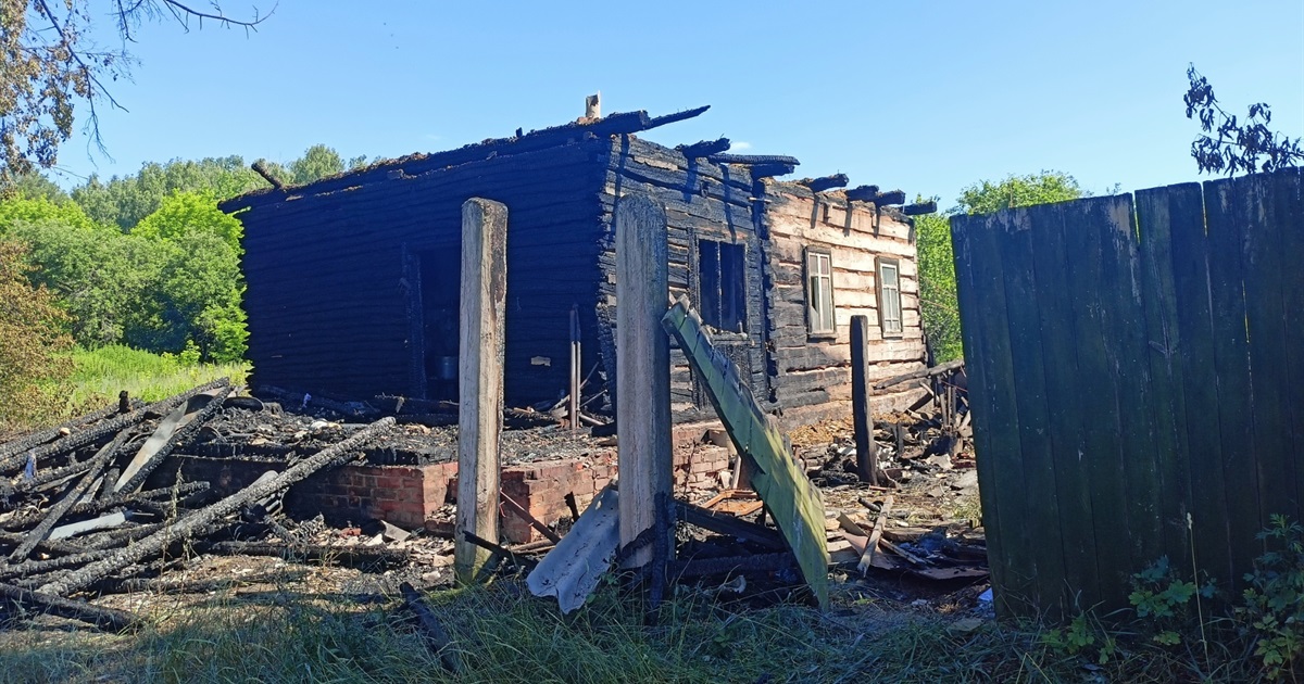 У Бурківці на Корюківщині згорів будинок, який винаймали троє чоловіків
