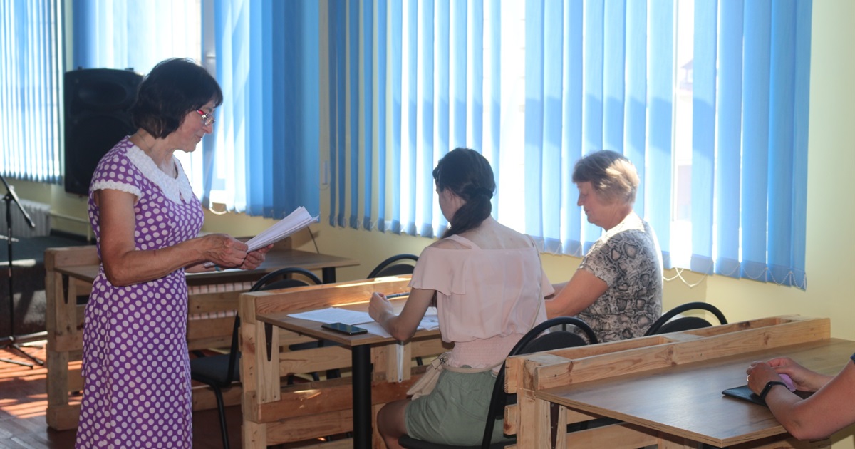 У Старокостянтинові бажаючих навчають рідної мови