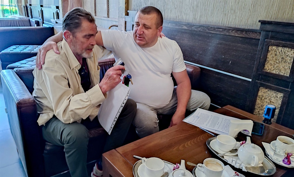 Володимир Хоменко вручив ключі Сергію Ваганову

