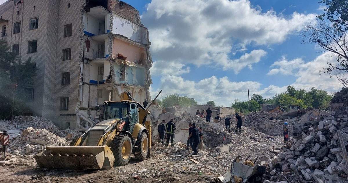 Рятівники розібрали 445 тонн завалів в Часів Ярі. Загиблих вже 47. Деталі масштабної трагедії