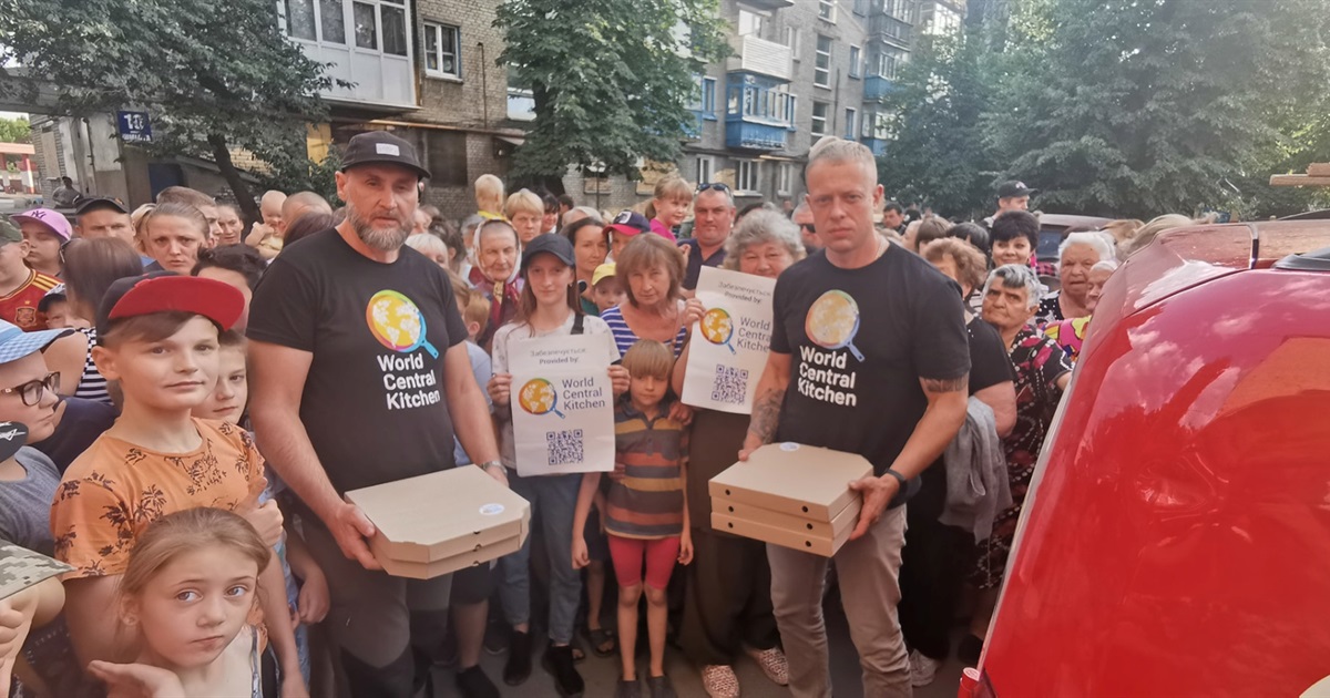 Ми готуємо майже 1000 піц щодня, аби нагодувати мешканців сходу. Наші піцерії досі на лінії вогню