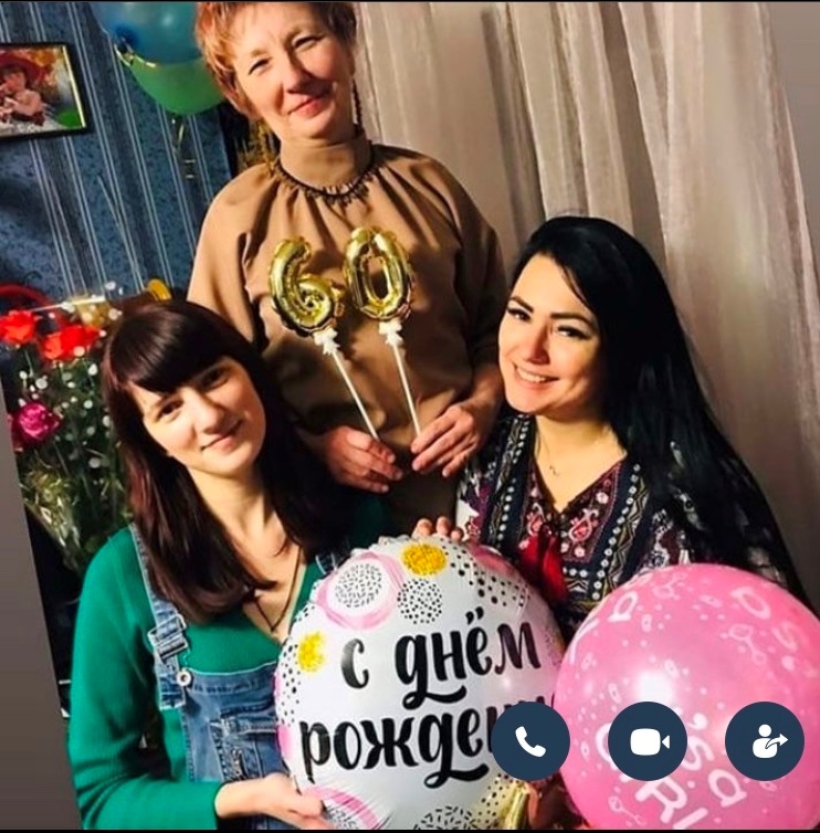 Олена і Жанна Ростовські та Тетяна Плохих