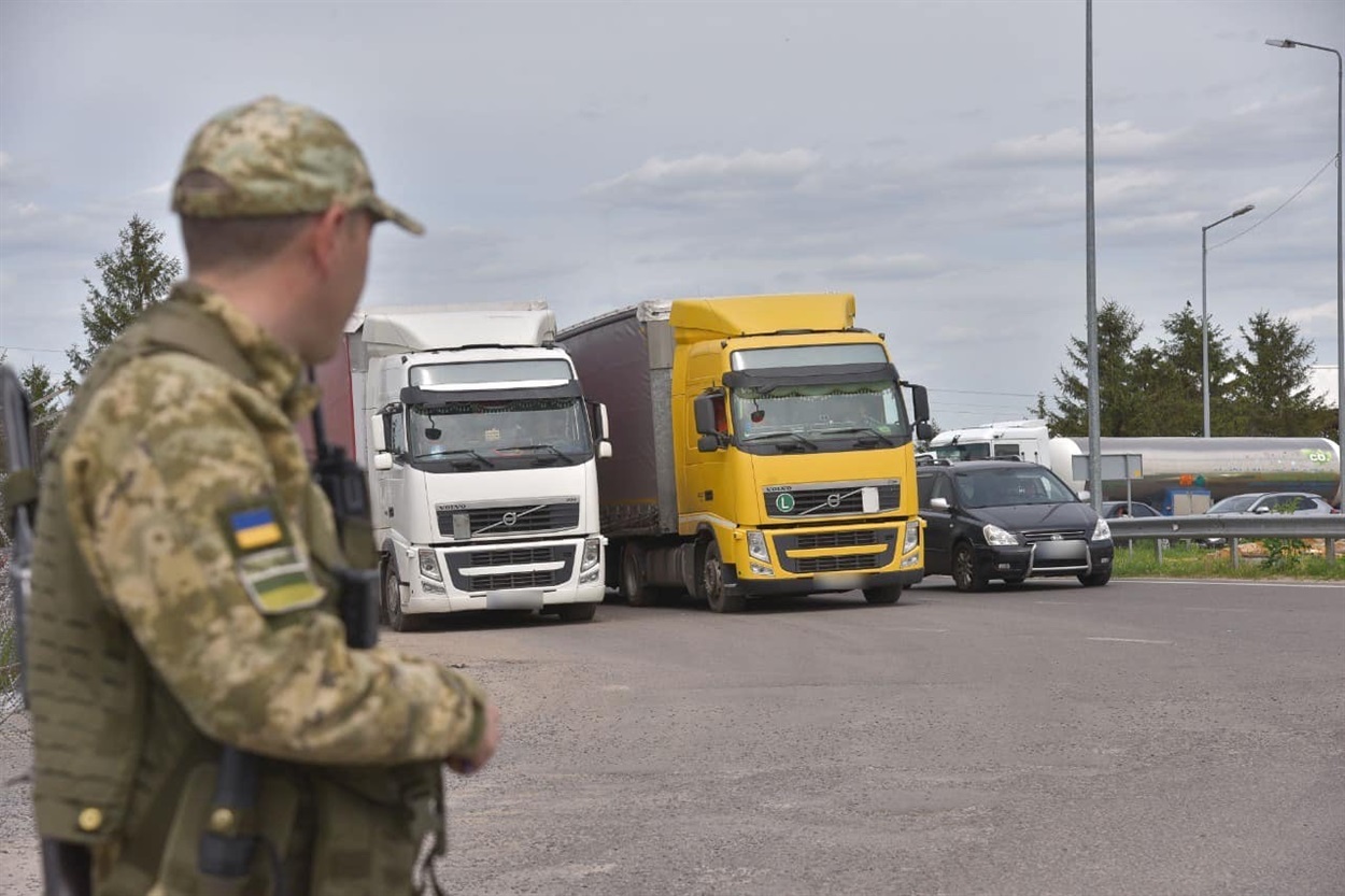 Виїзд за кордон чоловіків