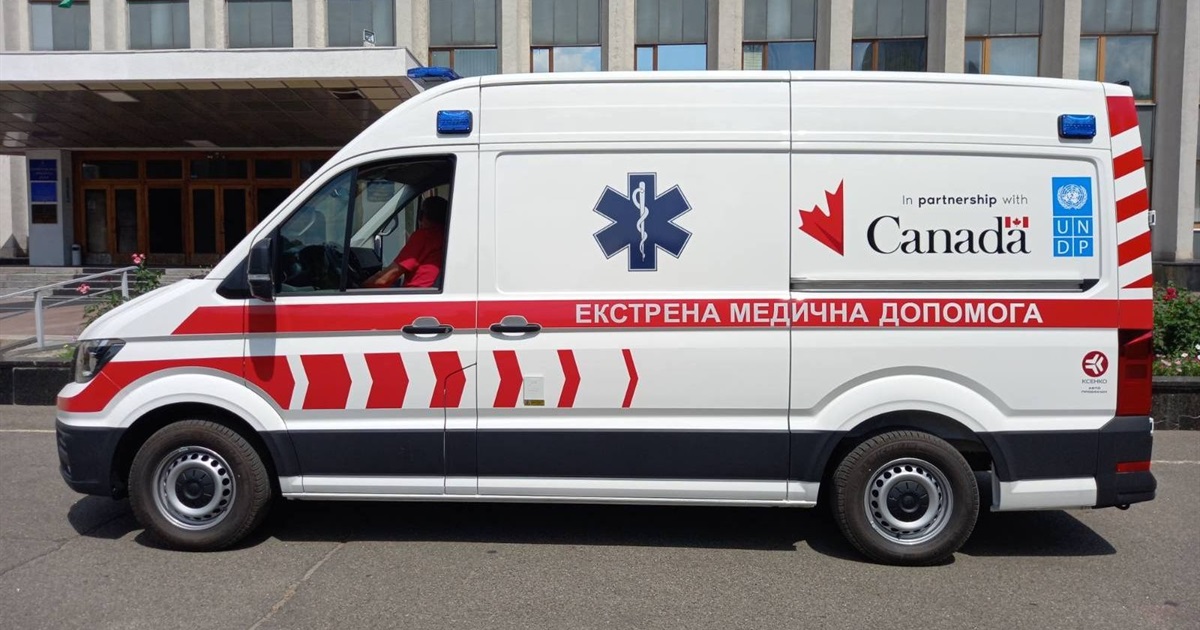 Два нових автомобілі швидкої допомоги допоможуть рятувати життя мешканцям Чернігівщини