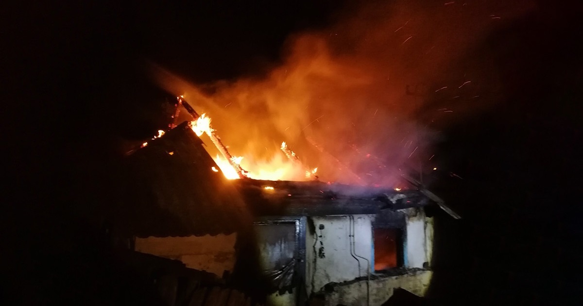 У Стайках знову горів будинок: його гасили ржищівські і кагарлицькі рятувальники