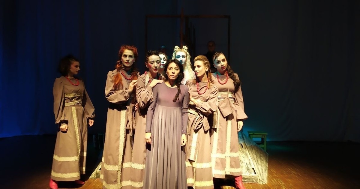 Demolished happiness. Actors from Luhansk theater reminisce about what they loved it for