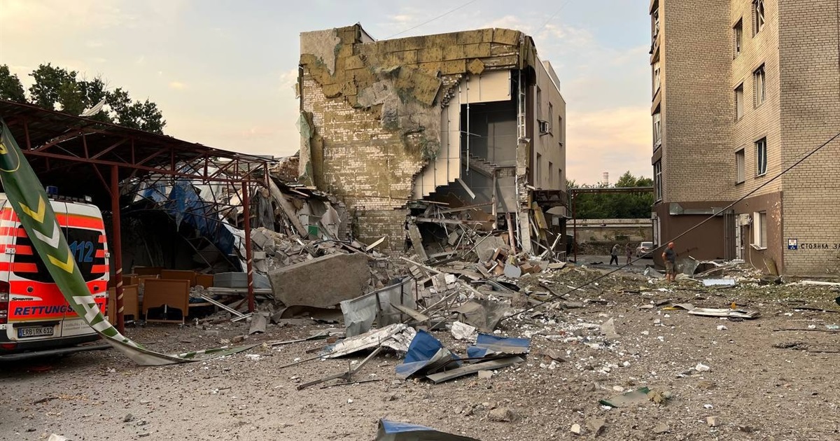 Російські терористи обстріляли медичний заклад у Миколаєві та знищили склад з медпрепаратами