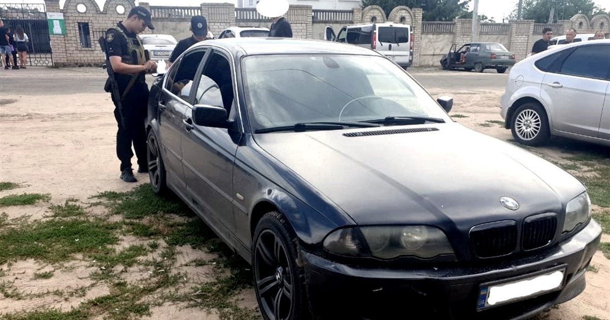 У Вознесенську чоловік під час реєстрації авто дізнався, що його BMW розшукує "Інтерпол"