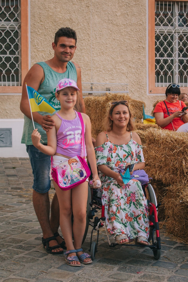 Родина Романюків на святкуванні Дня сімʼї

