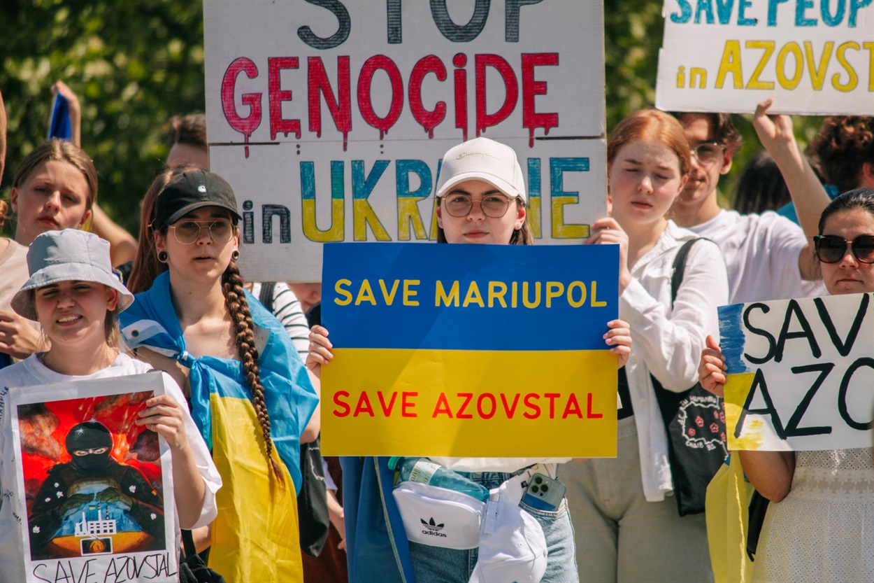 Українці мітингують під штаб-квартирою ООН у Відні