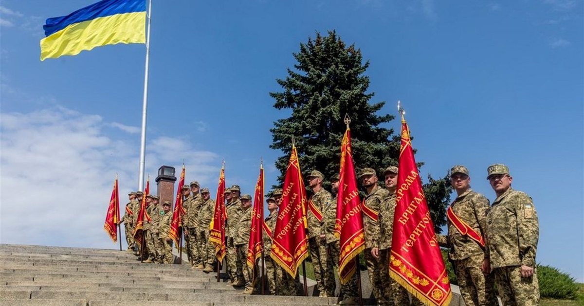 На Чернігівщині бригаді тероборони вперше вручили Бойовий Прапор