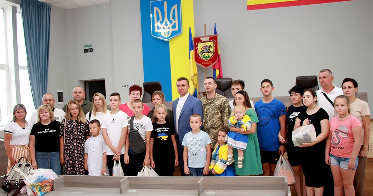 Діти загиблих захисників отримали подарунки до Дня знань