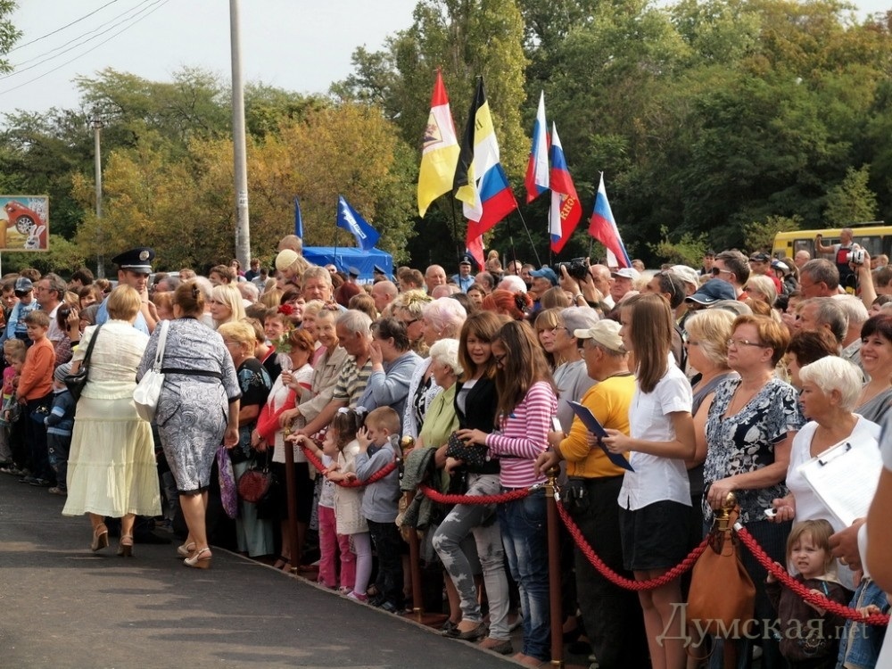 російські прапори на відкритті пам’ятника Суворову в Одесі

