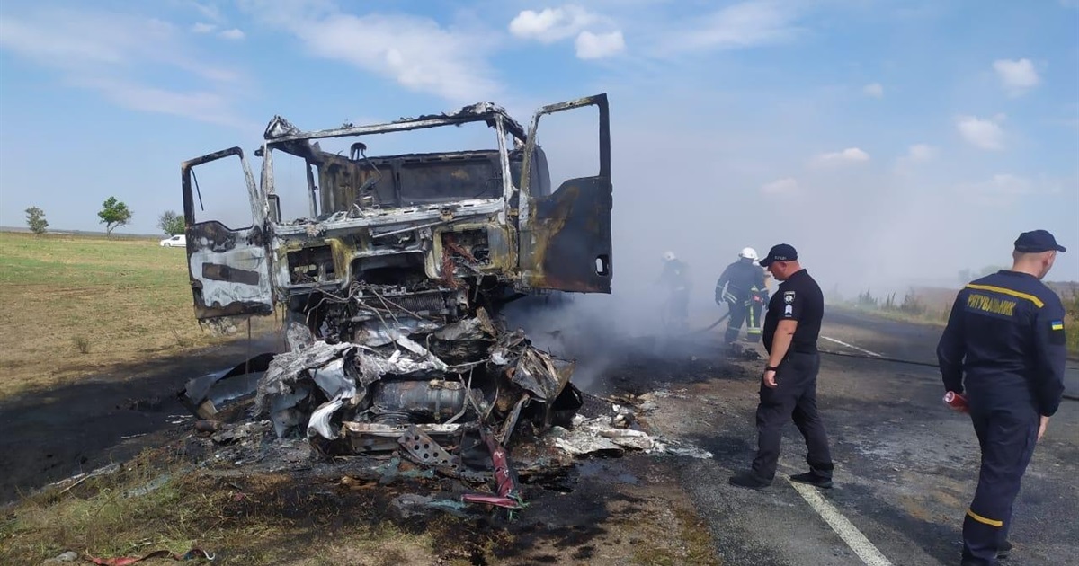 Смертельна ДТП на Одещині: загинули 27-річний водій та його 2-річний син (відео)
