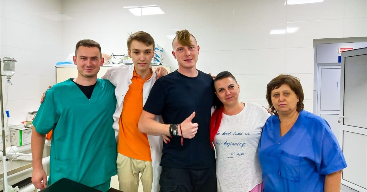 Медбрат Ілля Черніков відкрив збір коштів на захист для лікарів зі Слов’янська. Долучайтеся до збору