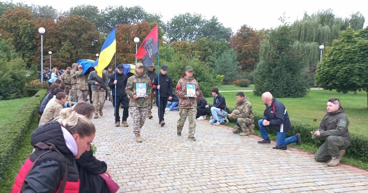 У Борисполі в останню путь провели бійця "Правого сектору" Олександра Савчука із Хоцьок