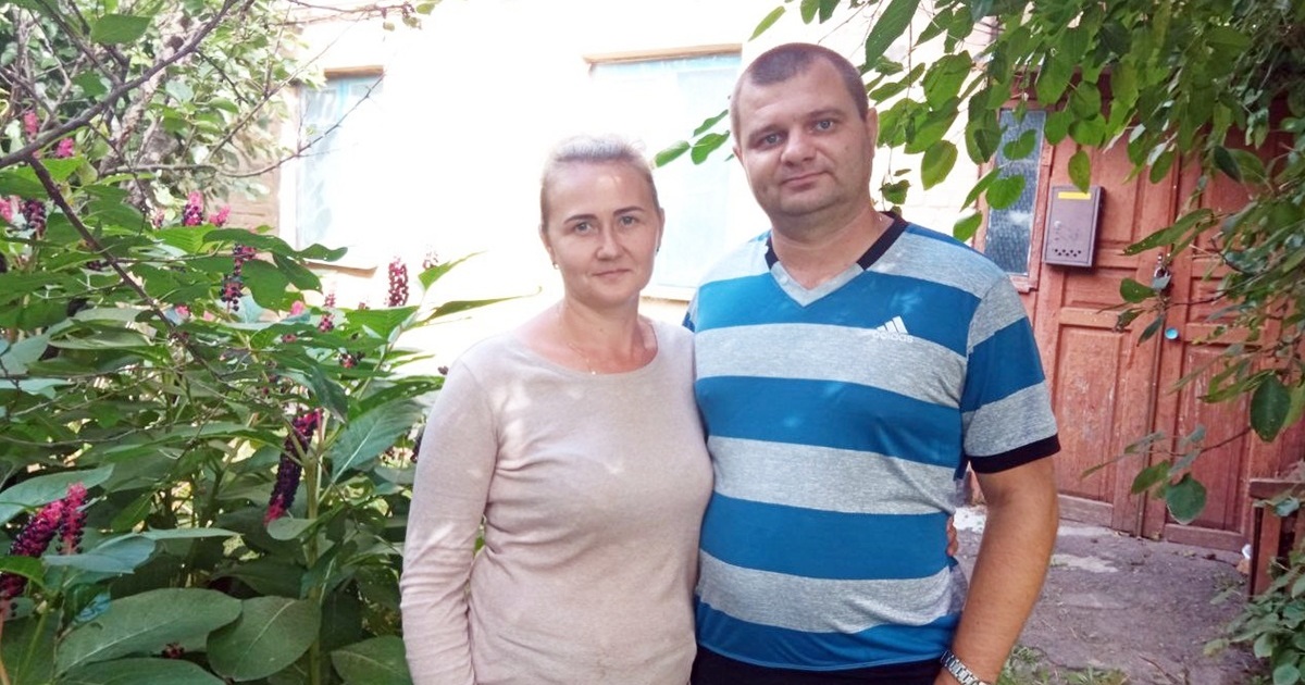 Як Олександр і Олена Деї пригощали менян броварськими пиріжками